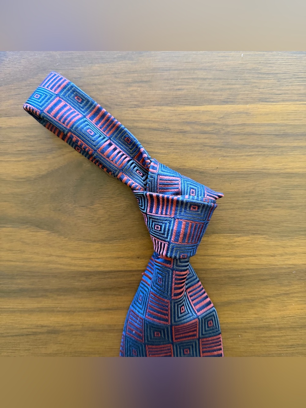 Altea Geometric Silk Tie in Blue and Red